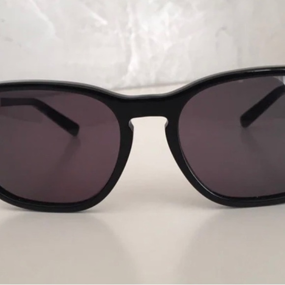 Authentic Louis Vuitton Conviction Sunglasses - Picture 11 of 12